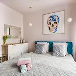 Metropark Krzemieniecka-lux-next Metro Slodowiec 10 Min To Center, Free Parking On The Street Appartement *