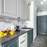 Appartement Metropark Krzemieniecka-lux-next Metro Slodowiec 10 Min To Center, Free Parking On The Street Warschau