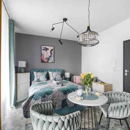 Apartmán Metropark Krzemieniecka-lux-next Metro Slodowiec 10 Min To Center, Free Parking On The Street, Self Check-in, Ac In Some Apartments, Optional Breakfest Varšava