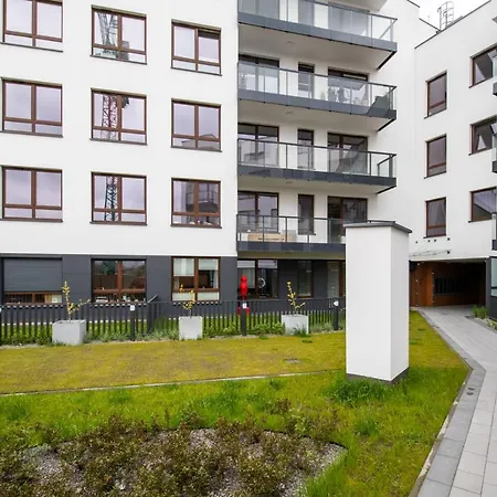 Apartment Metropark Krzemieniecka-lux-next Metro Slodowiec 10 Min To Center, Free Parking On The Street Warschau
