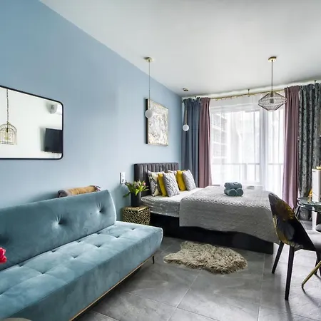Apartmán Metropark Krzemieniecka-lux-next Metro Slodowiec 10 Min To Center, Free Parking On The Street, Self Check-in, Ac In Some Apartments, Optional Breakfest *