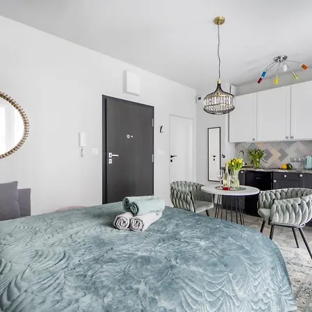 Apartment Metropark Krzemieniecka-lux-next Metro Slodowiec 10 Min To Center, Free Parking On The Street Warschau