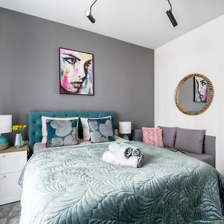 Metropark Krzemieniecka-lux-next Metro Slodowiec 10 Min To Center, Free Parking On The Street Apartment Warschau